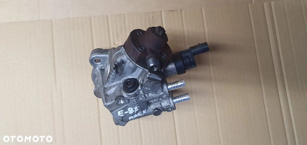 Pompa wtryskowa paliwa BMW 1 E87 2.0D 7797874 - 2