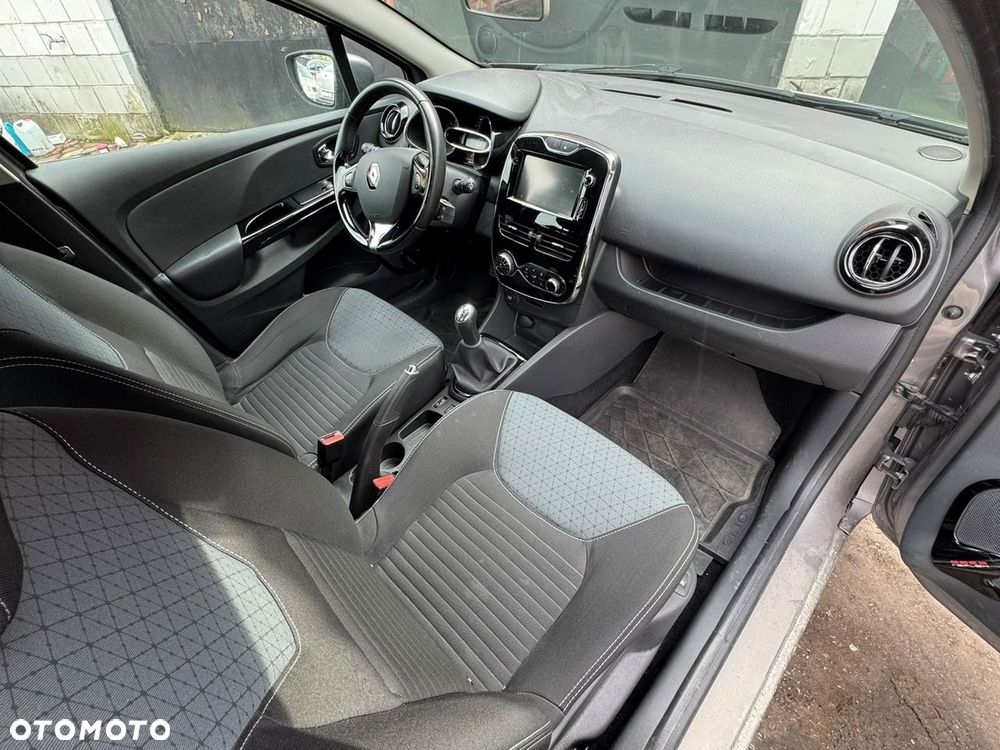Renault Clio - 14