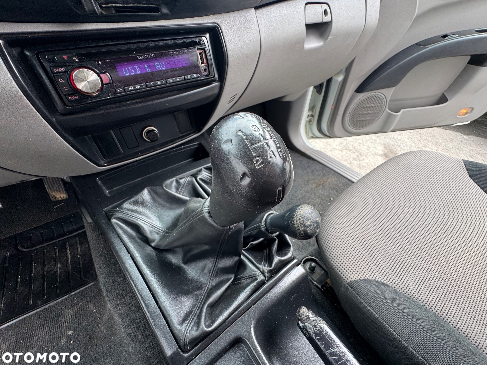 Mitsubishi L200 - 12