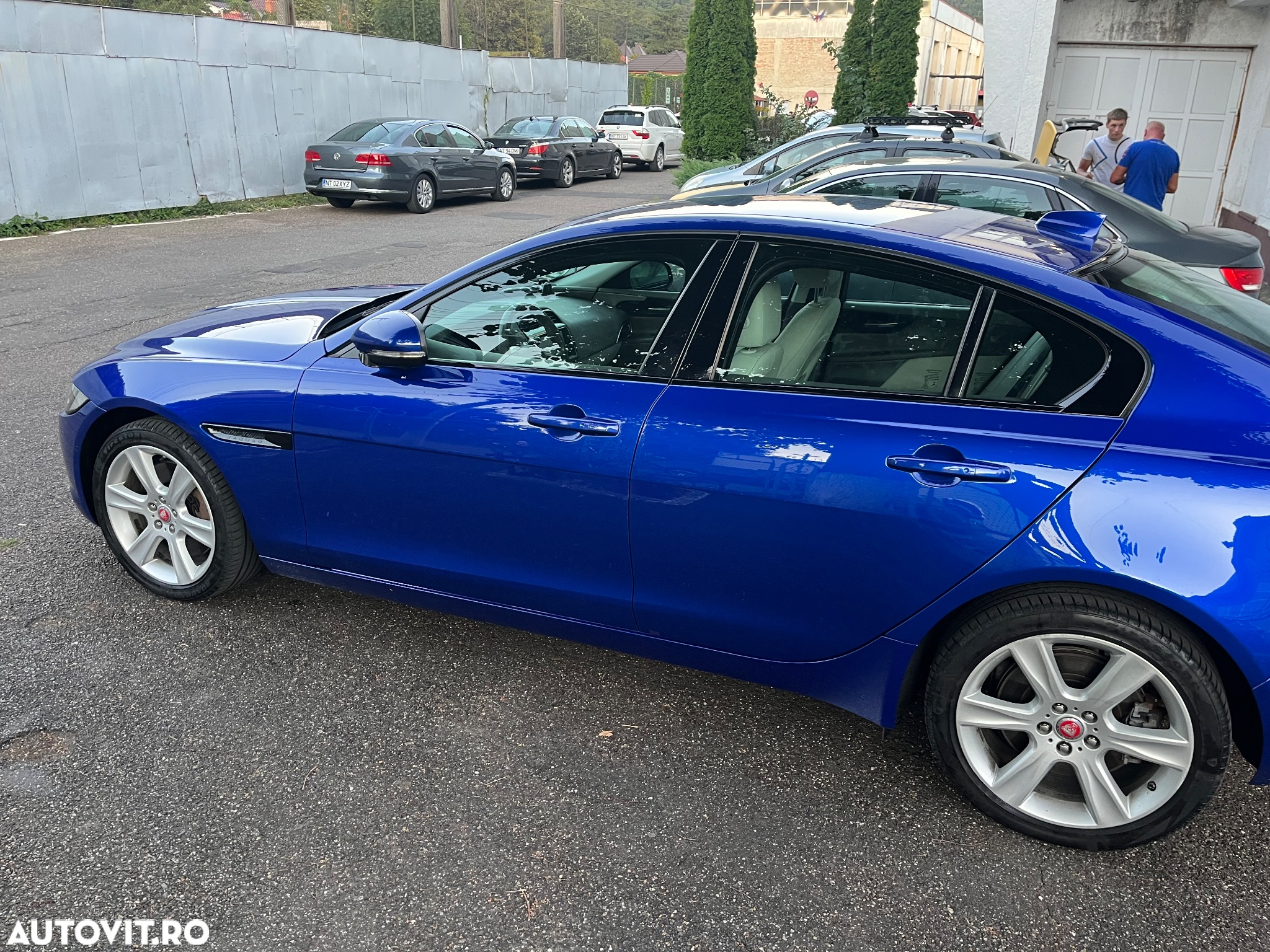 Jaguar XE - 2