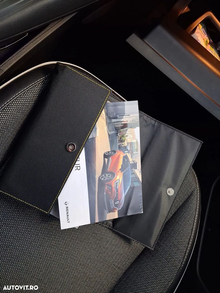 Renault Captur E-Tech Plug-In-Hybrid Intens - 16