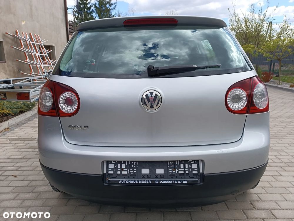 Volkswagen Golf 1.6 FSI United - 4