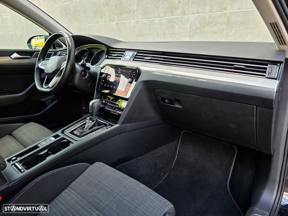 VW Passat Variant - 14