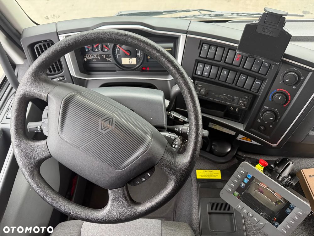 Renault D Wide 6x2 - 11