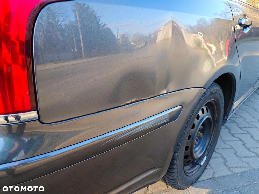 Toyota Avensis 2.0 D-4D Luna - 8