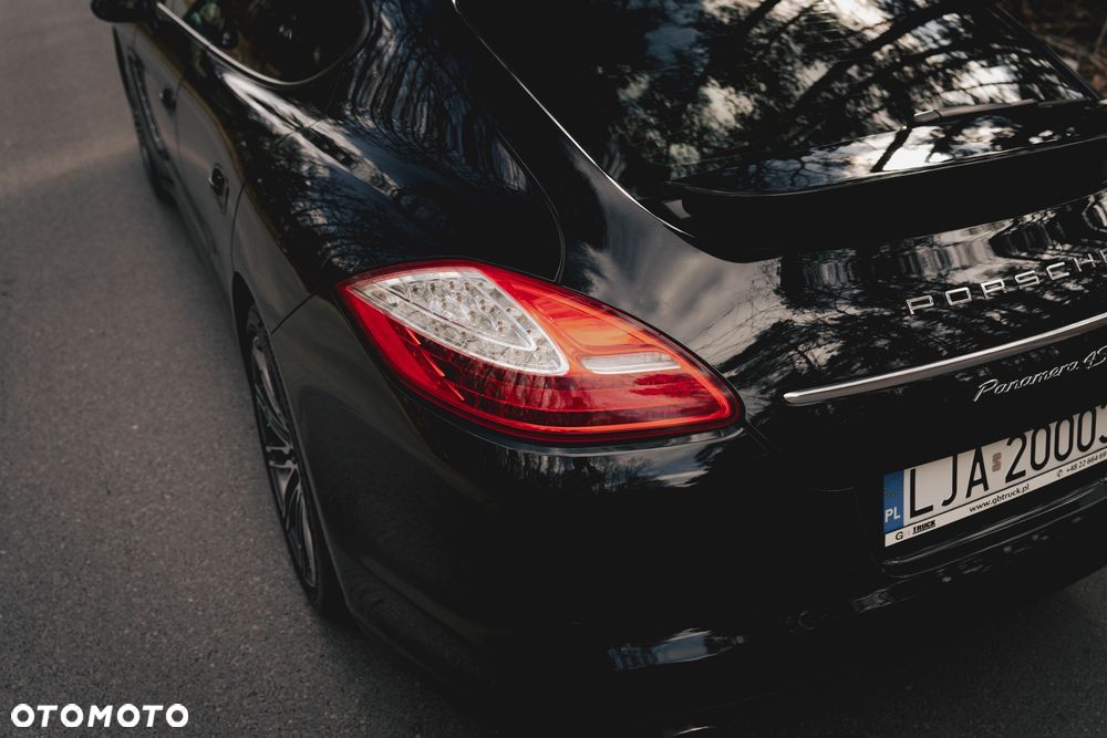 Porsche Panamera 4S - 28