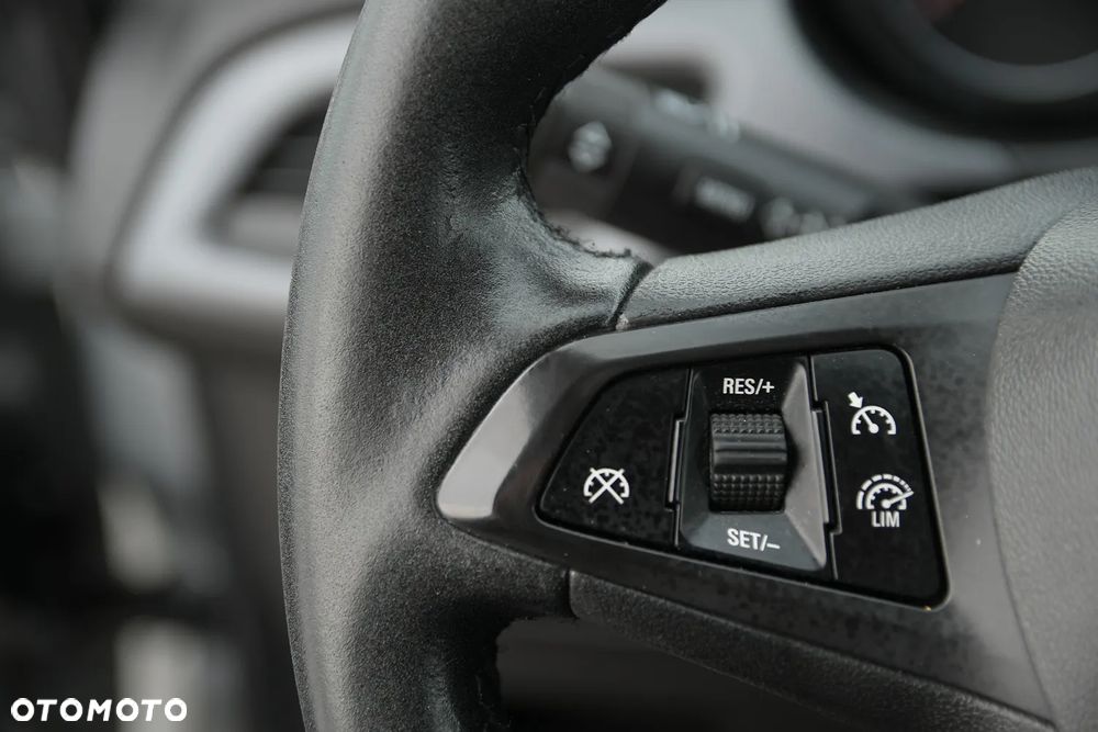 Opel Corsa 1.4 T Enjoy S&S - 26