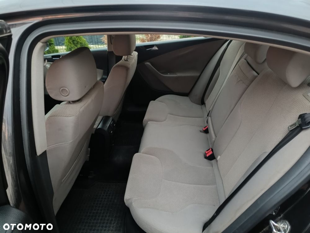 Volkswagen Passat - 5