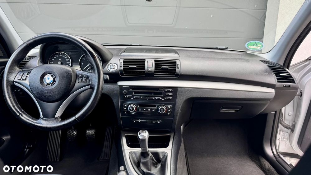 BMW Seria 1 116i - 22