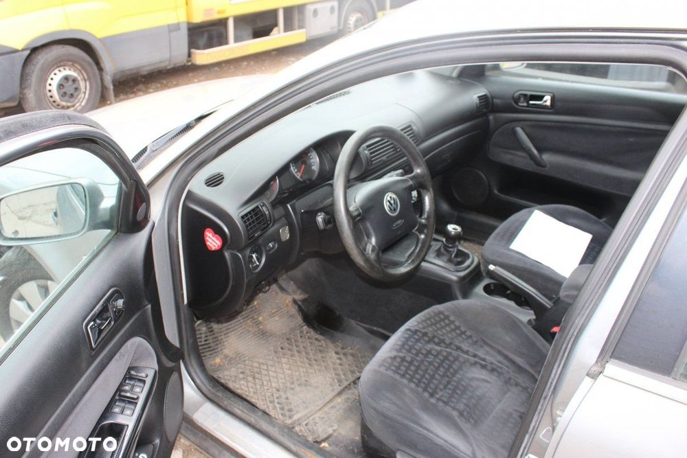 VW Passat B5 Lift 2001 1.9TDI AWX Sedan (MASKA, ZDERZAK, LAMPA, BŁOTNIK, DRZWI, SZYBA, FOTEL) - 6