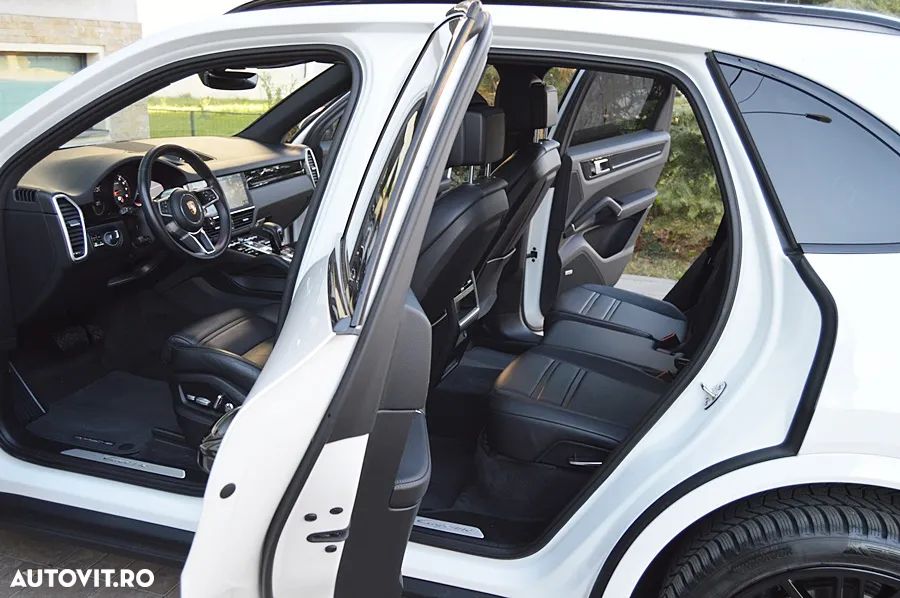 Porsche Cayenne Tiptronic S Platinum Edition - 14