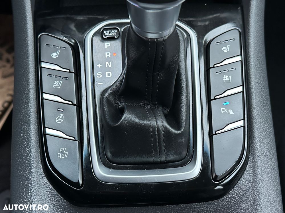 Hyundai IONIQ Plug-in-Hybrid 1.6 GDI Premium - 8