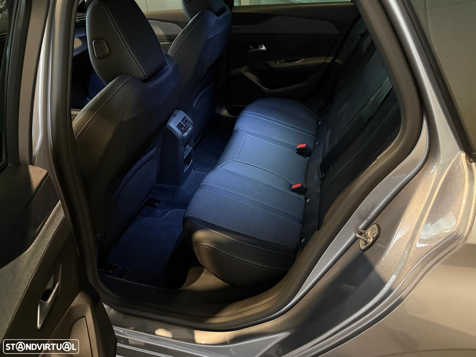 Peugeot 308 SW 1.5 BlueHDi Allure EAT8 - 12