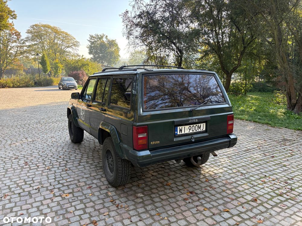 Jeep Cherokee - 5