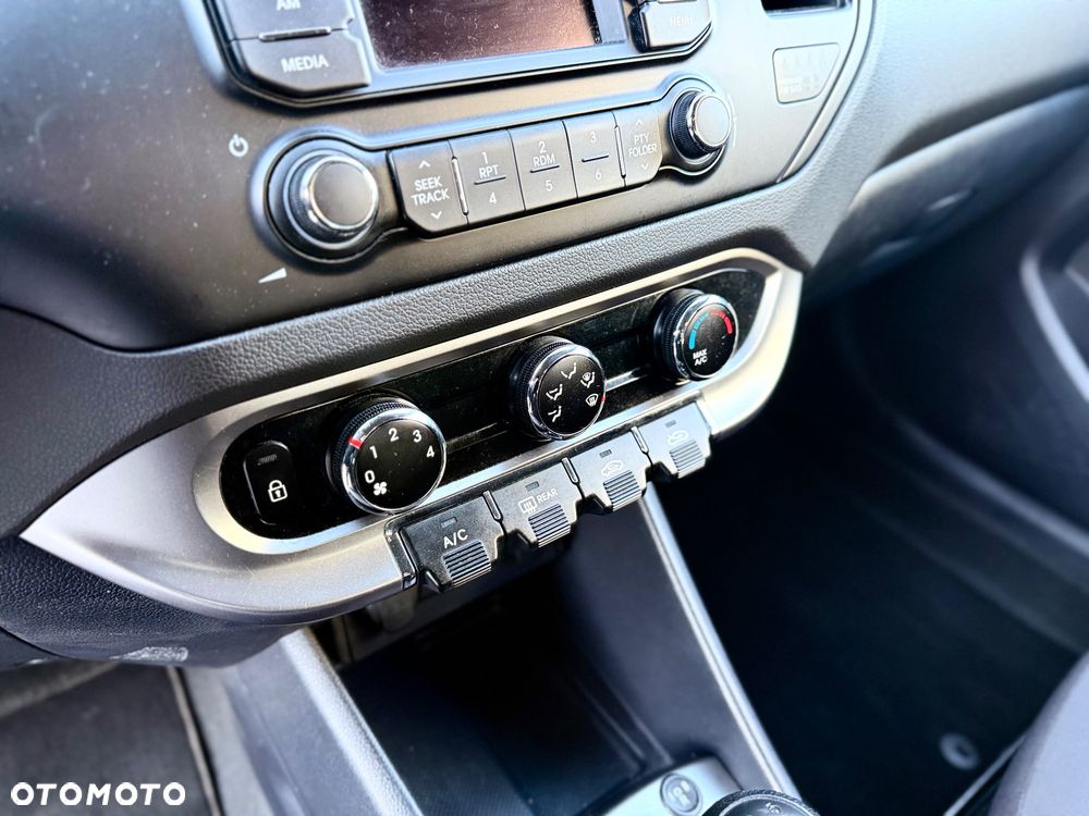 Kia Rio - 13