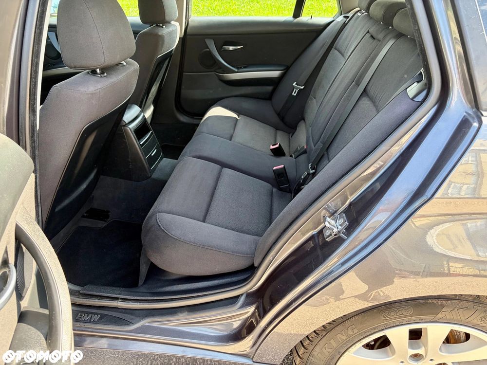 BMW Seria 3 - 18
