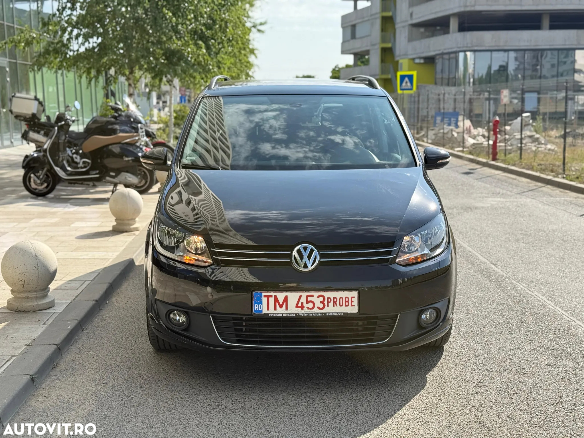 Volkswagen Touran 2.0 TDI DPF BlueMotion Technology MATCH - 3