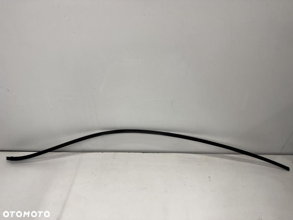 Lewa listwa dachu  Mercedes e klasa 238  A2386706300 - 1