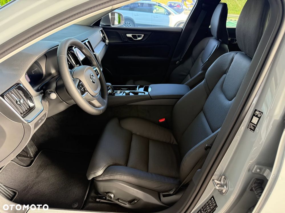 Volvo V60 T6 AWD Plug-In Hybrid Plus Bright - 5