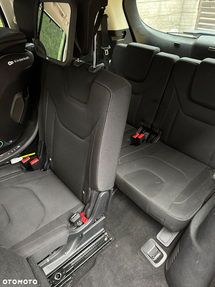 Ford S-Max - 16