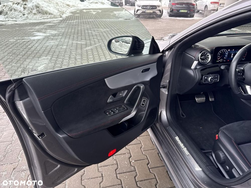 Mercedes-Benz CLA - 11