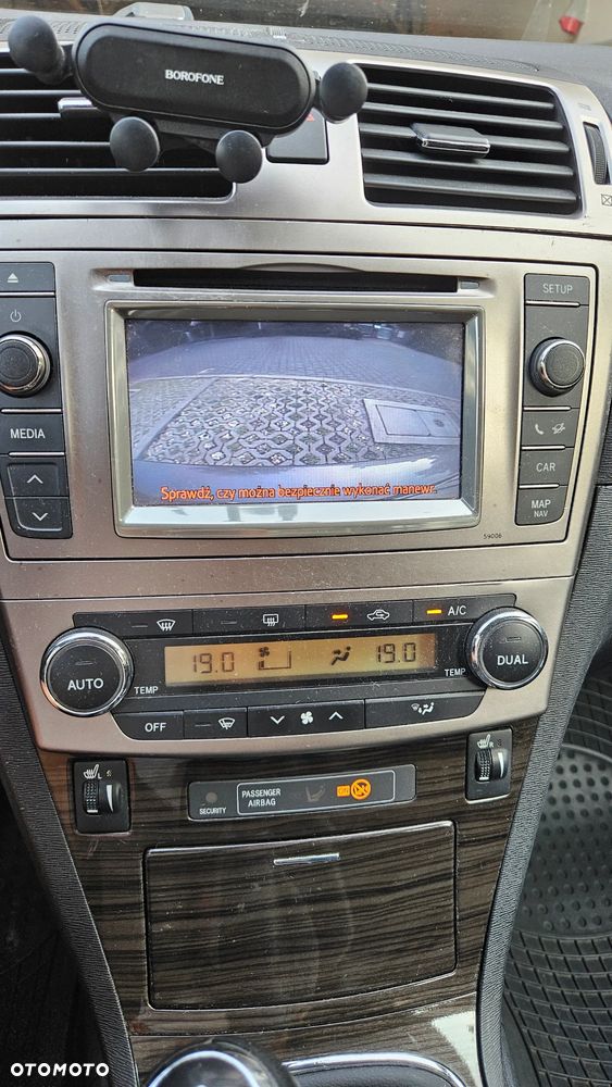 Toyota Avensis 1.8 Premium - 15