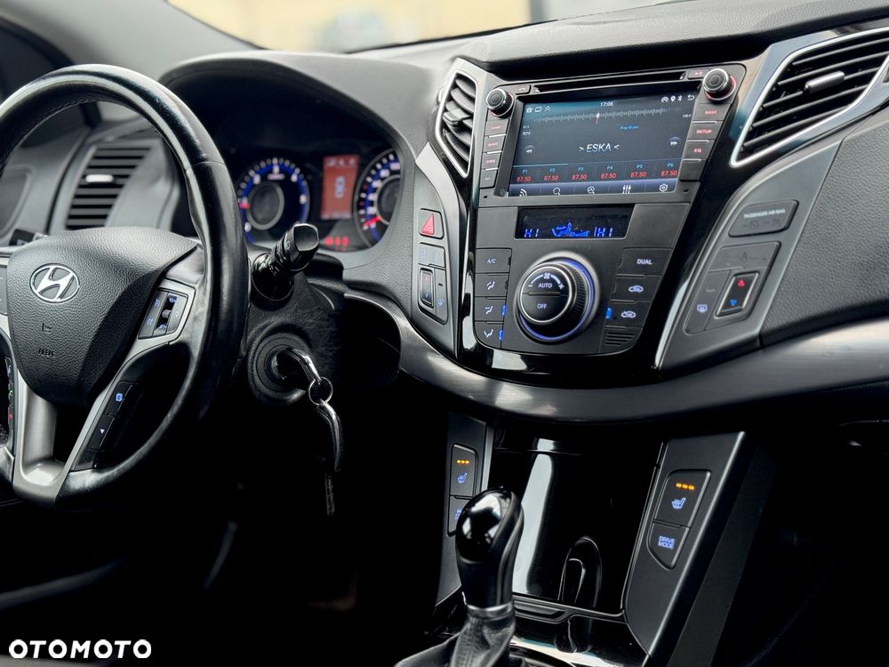 Hyundai i40 Kombi blue 1.7 CRDi DCT Premium - 17