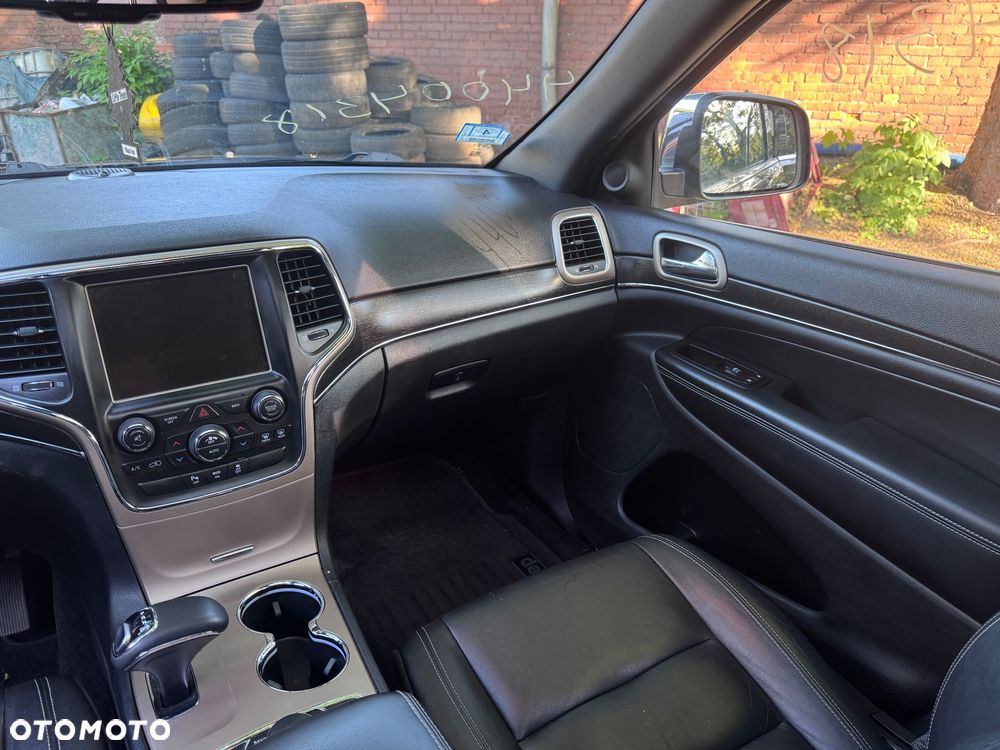 Jeep Grand Cherokee - 14
