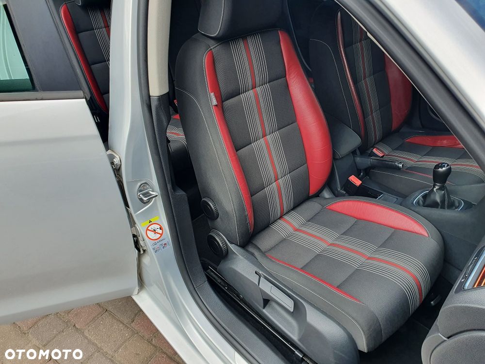 Volkswagen Golf 1.6 TDI DPF MATCH - 13