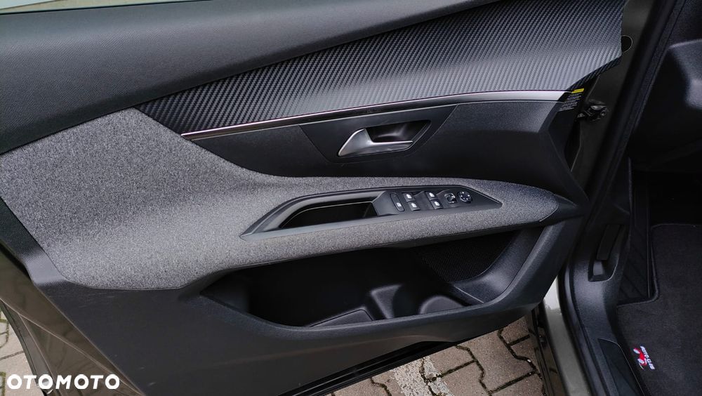 Peugeot 5008 - 8