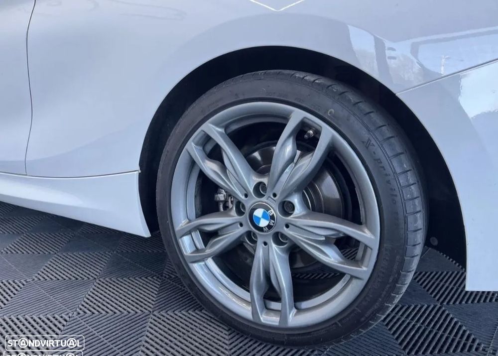 BMW 120 d xDrive Advantage — fotografia 11