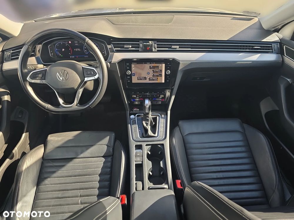Volkswagen Passat - 13