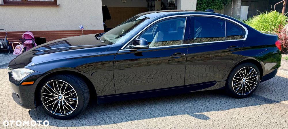 BMW Seria 3 328i xDrive Luxury Line - 9