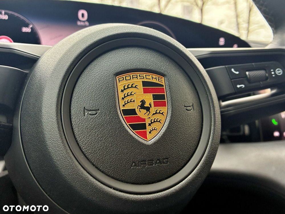 Porsche Taycan - 29