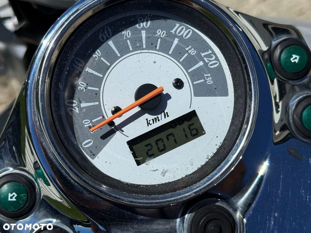 Suzuki Intruder - 22