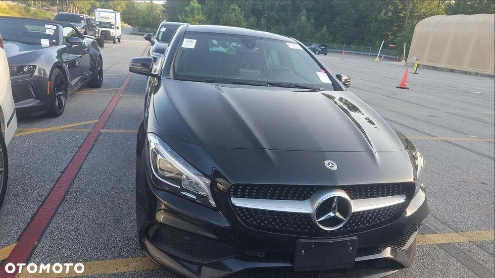 Mercedes-Benz CLA 250 4Matic 7G-DCT AMG Line - 3