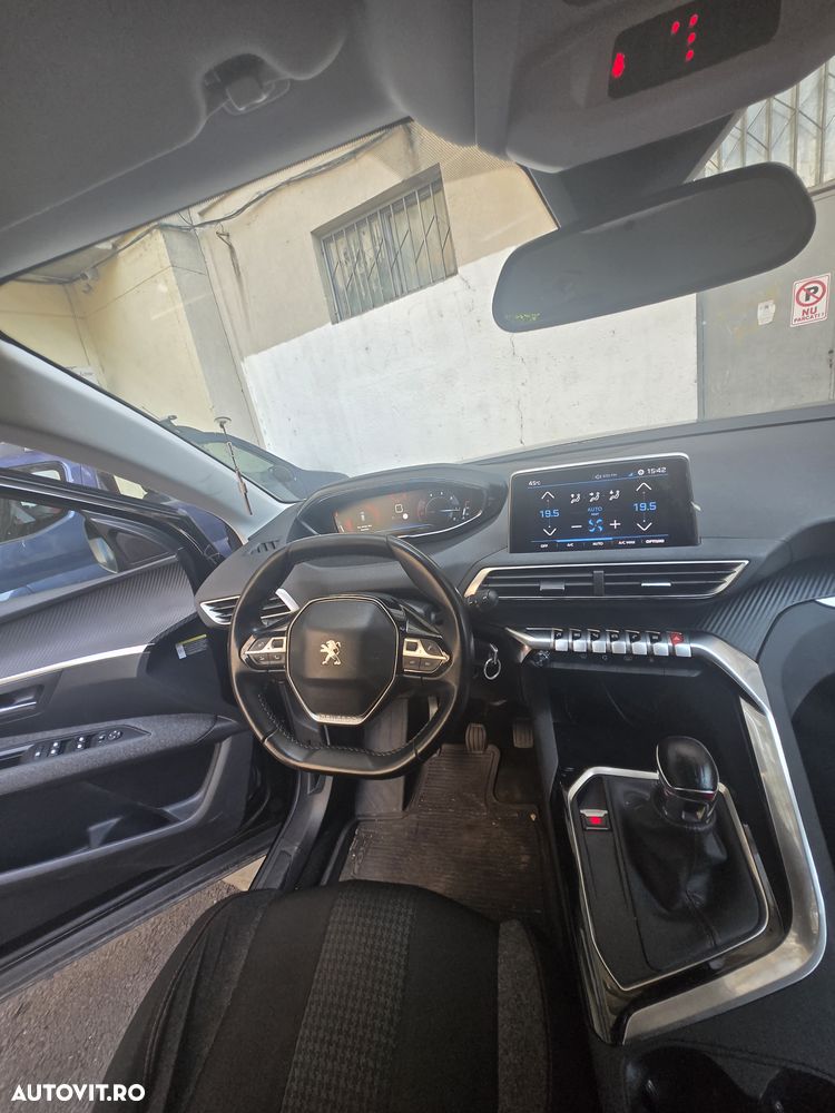 Peugeot 3008 1.6 BlueHDI S&S Allure - 8