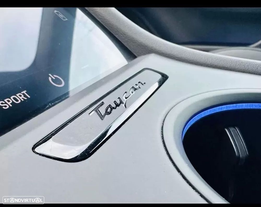 Porsche Taycan 4 - 15