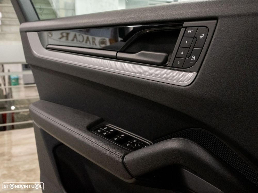 Porsche Cayenne Coupé E-Hybrid - 18