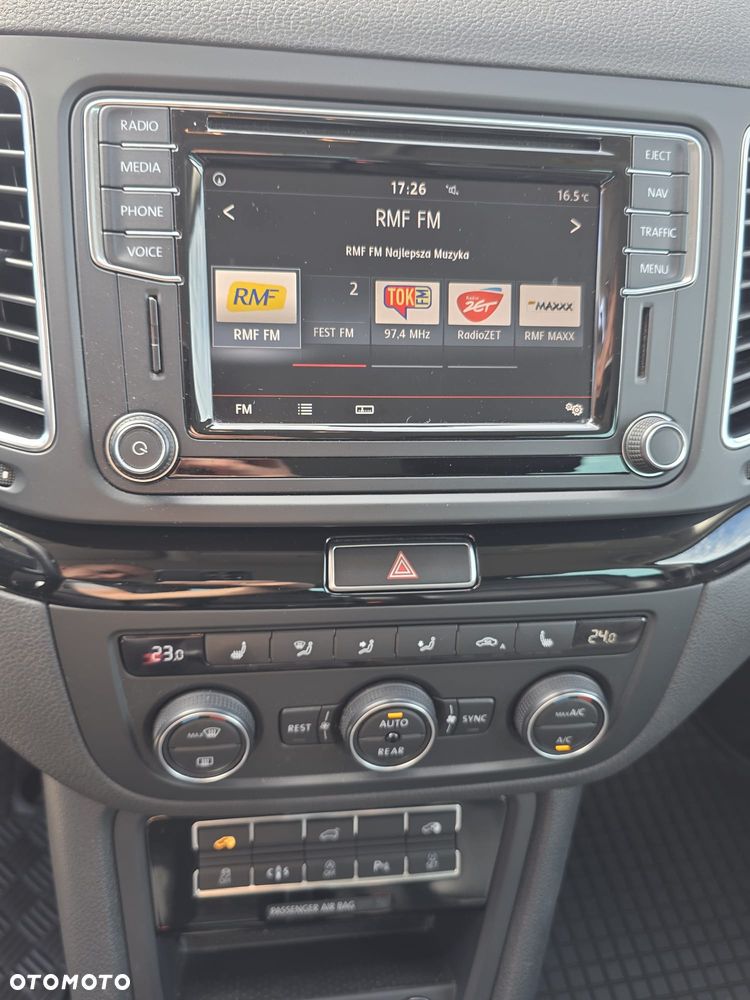 Volkswagen Sharan 2.0 TDI DSG 4MOTION (BlueMotion Technology) Highline - 25