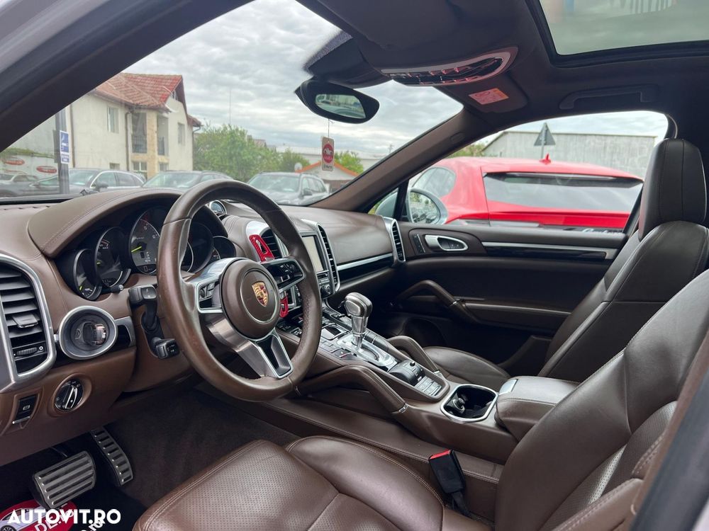 Porsche Cayenne - 5