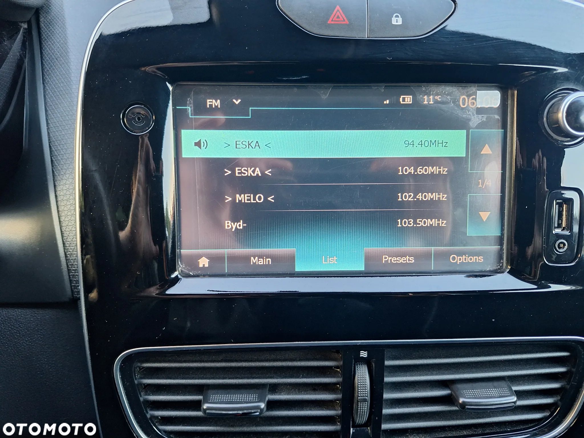 Renault Clio (Energy) TCe 90 Start & Stop LIMITED - 32