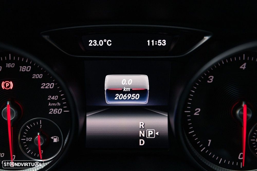 Mercedes-Benz CLA 200 d Shooting Brake Urban Aut. - 27