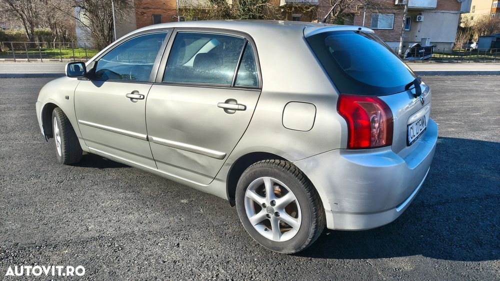 Toyota Corolla 1.4 H/B Sol - 11