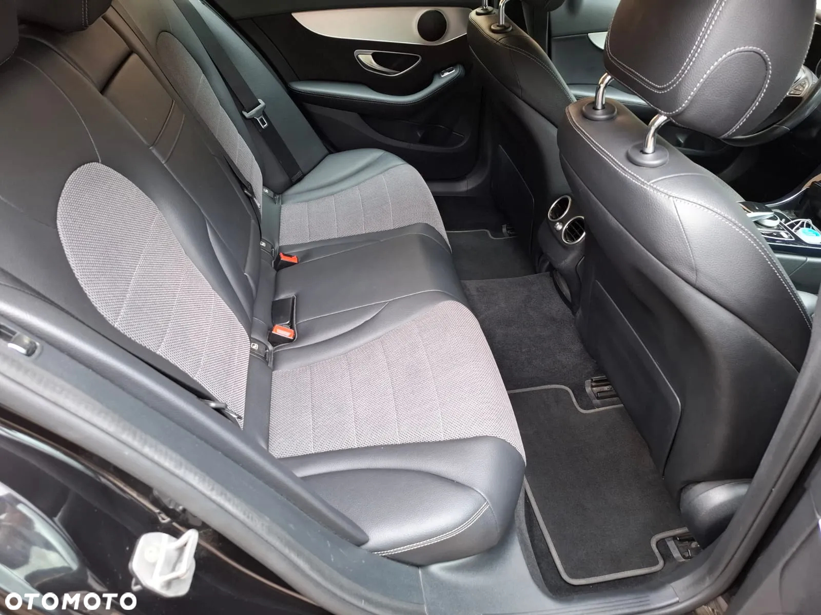 Mercedes-Benz Klasa C 220 d 4Matic T 9G-TRONIC AMG Line - 10