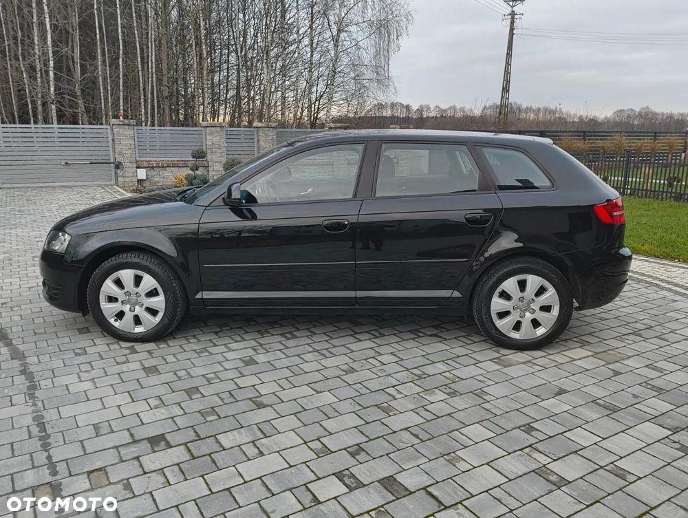 Audi A3 Sportback 1.6 TDI DPF Ambiente - 4