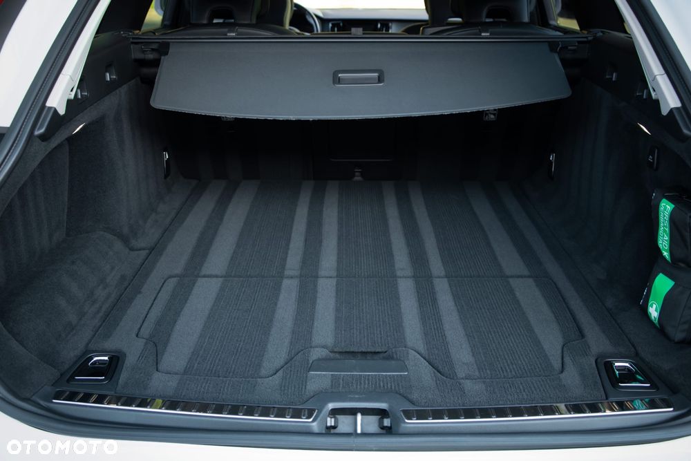Volvo V90 Cross Country D5 AWD Pro - 34