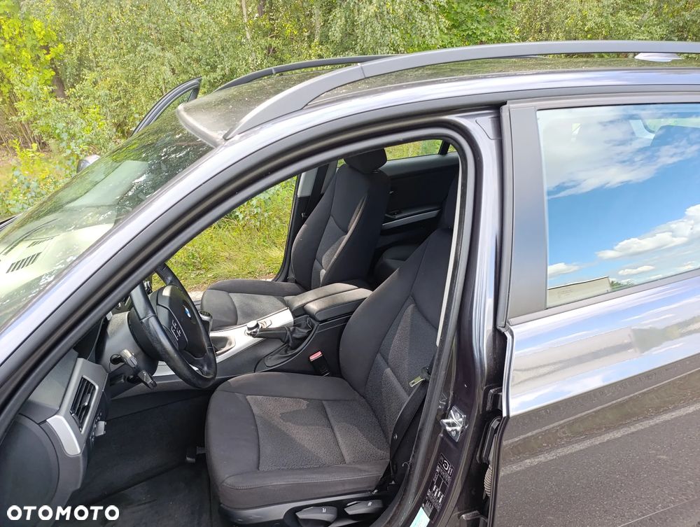 BMW Seria 3 318i - 18