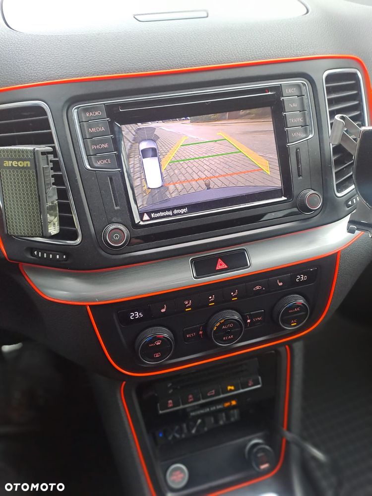 Volkswagen Sharan 2.0 TDI DSG (BlueMotion Technology) Highline - 21