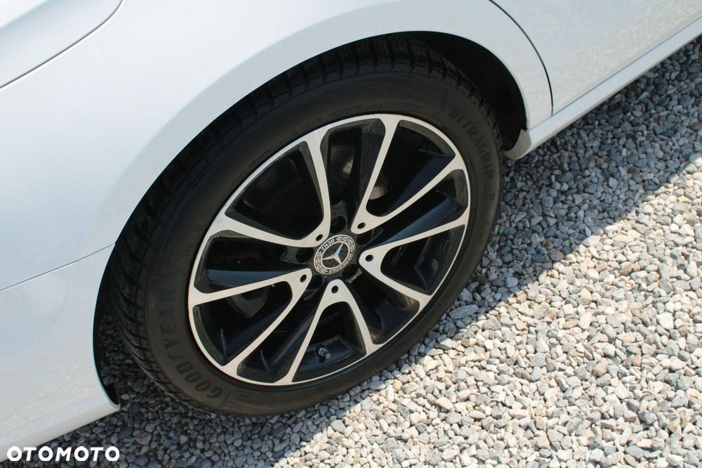 Mercedes-Benz Klasa E - 13